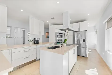8834 Hawthorne Avenue Surfside FL 33154