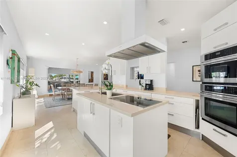 8834 Hawthorne Avenue Surfside FL 33154