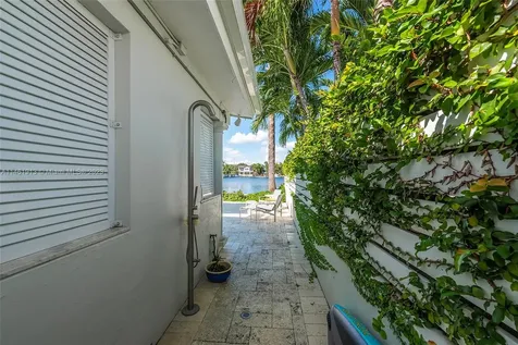8834 Hawthorne Avenue Surfside FL 33154