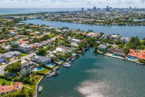 8834 Hawthorne Avenue Surfside FL 33154