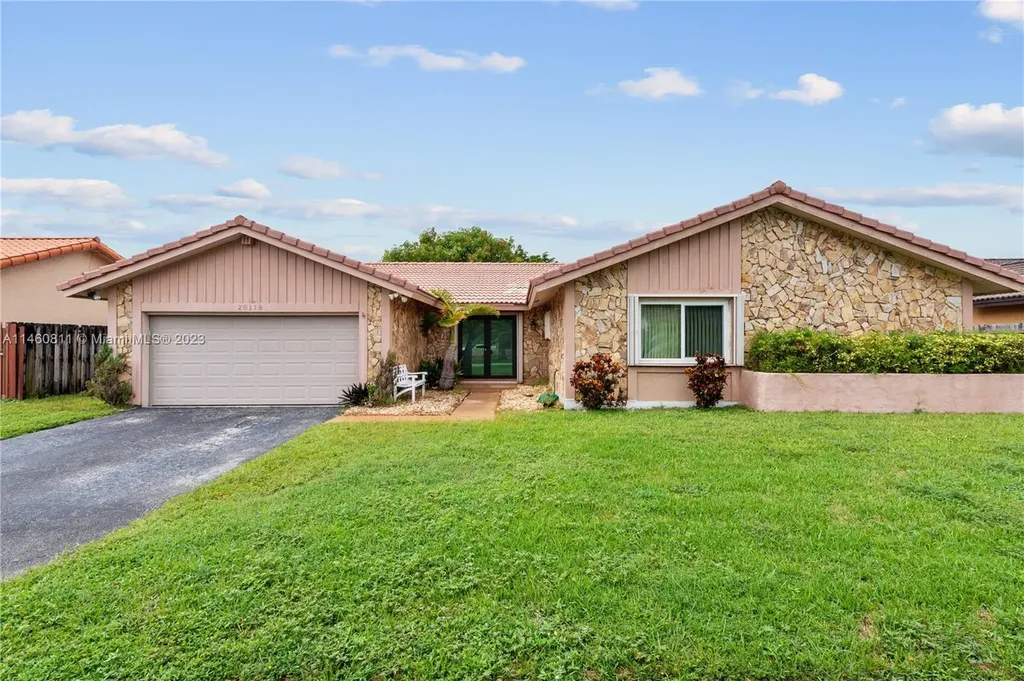 20118 NW 62nd Avenue Hialeah FL 33015