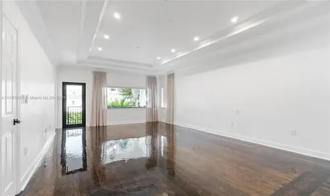6045 La Gorce Drive Miami Beach FL 33140