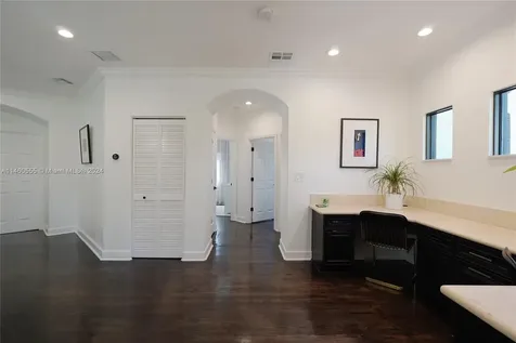 6045 La Gorce Drive Miami Beach FL 33140