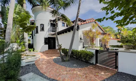 6045 La Gorce Drive Miami Beach FL 33140