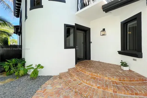 6045 La Gorce Drive Miami Beach FL 33140