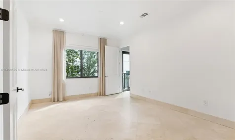 6045 La Gorce Drive Miami Beach FL 33140