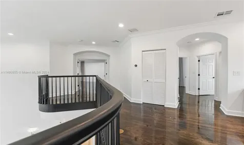 6045 La Gorce Drive Miami Beach FL 33140