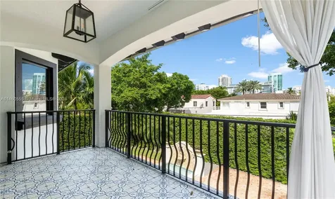 6045 La Gorce Drive Miami Beach FL 33140