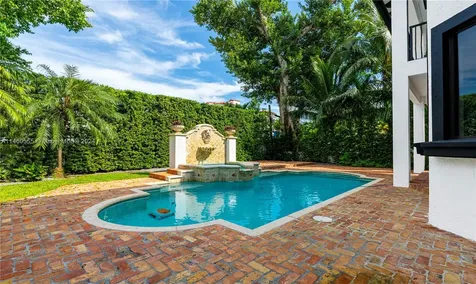 6045 La Gorce Drive Miami Beach FL 33140