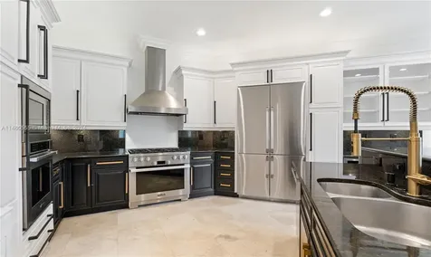 6045 La Gorce Drive Miami Beach FL 33140