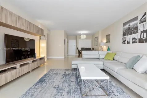 5601 Collins Avenue Miami Beach FL 33140