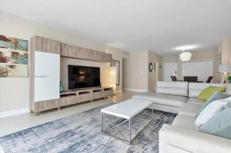 5601 Collins Avenue Miami Beach FL 33140