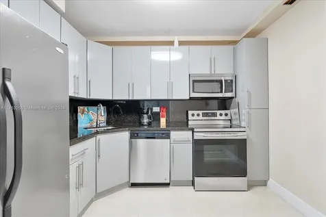 5601 Collins Avenue Miami Beach FL 33140
