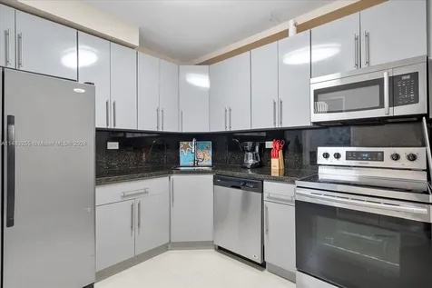 5601 Collins Avenue Miami Beach FL 33140