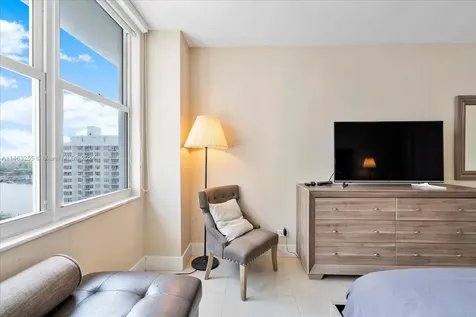 5601 Collins Avenue Miami Beach FL 33140