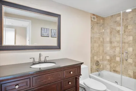 5601 Collins Avenue Miami Beach FL 33140