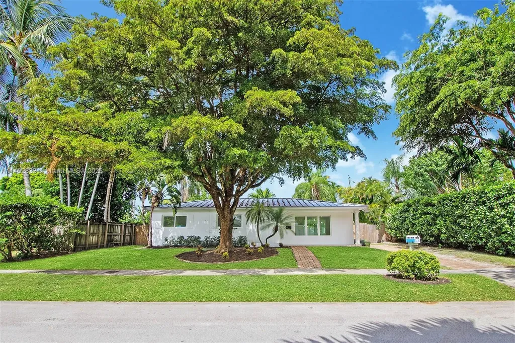 8120 SW 62nd Place South Miami FL 33143