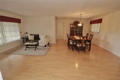 1321 NW 93rd Avenue Pembroke Pines FL 33024