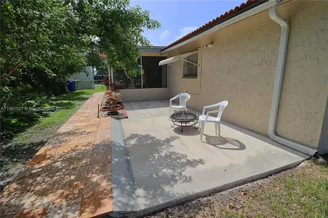 1321 NW 93rd Avenue Pembroke Pines FL 33024