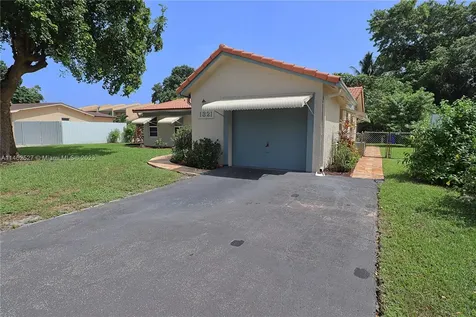 1321 NW 93rd Avenue Pembroke Pines FL 33024