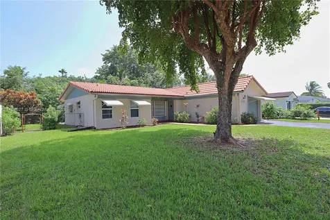 1321 NW 93rd Avenue Pembroke Pines FL 33024