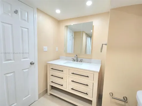 1600 S Ocean Drive Hollywood FL 33019