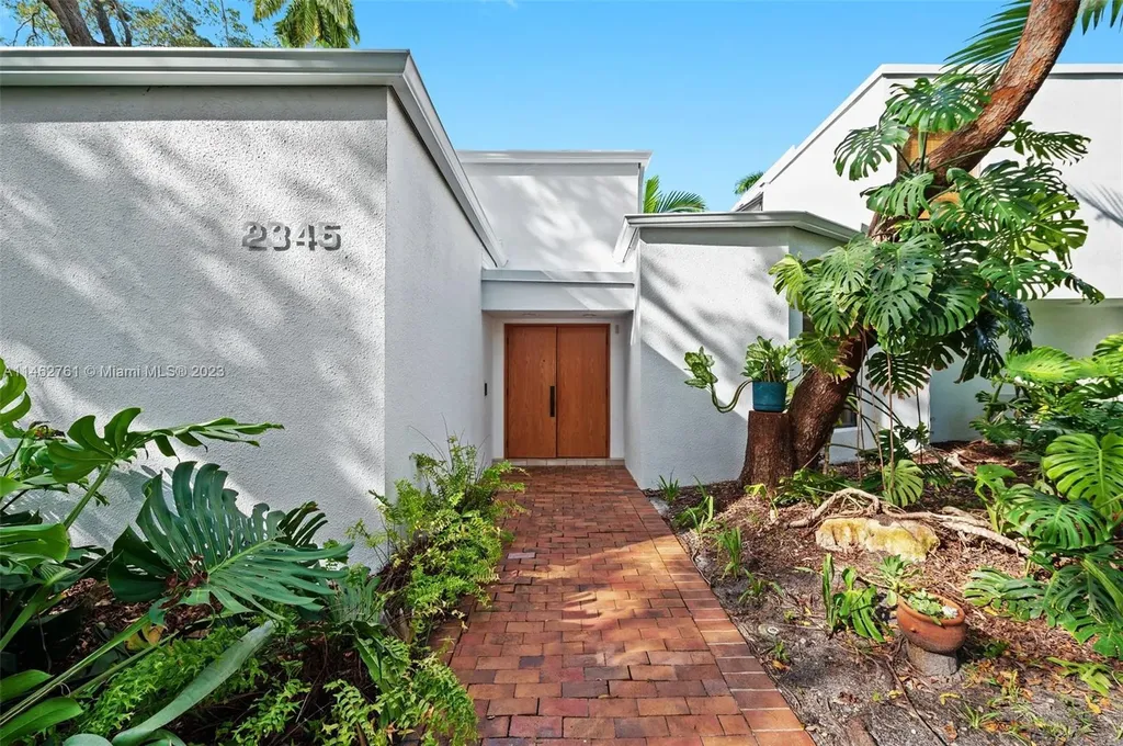 2345 NE 213th Terrace Miami FL 33180