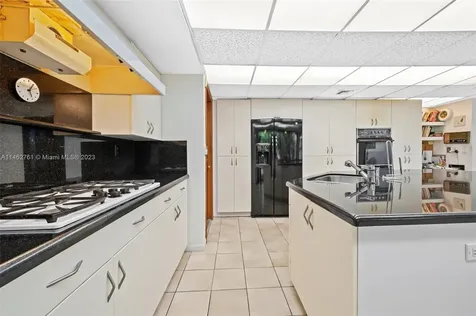 2345 NE 213th Terrace Miami FL 33180