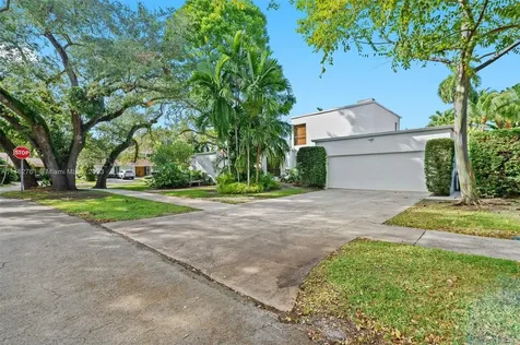 2345 NE 213th Terrace Miami FL 33180