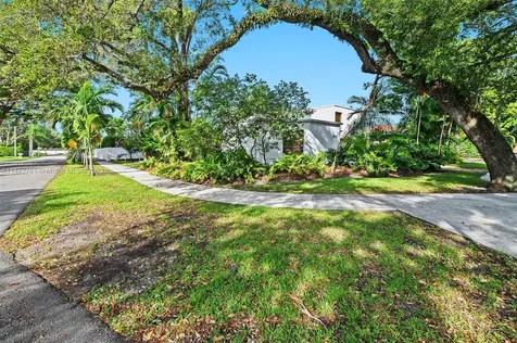 2345 NE 213th Terrace Miami FL 33180