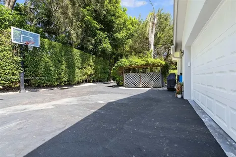 10650 SW 68th Avenue Pinecrest FL 33156