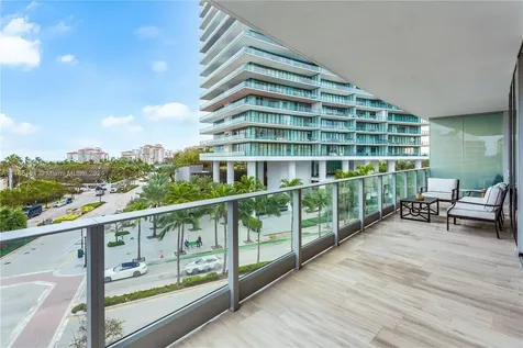 801 S Pointe Drive Miami Beach FL 33139