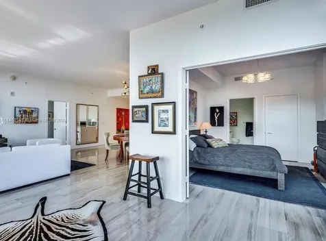 801 S Pointe Drive Miami Beach FL 33139