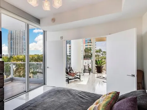 801 S Pointe Drive Miami Beach FL 33139