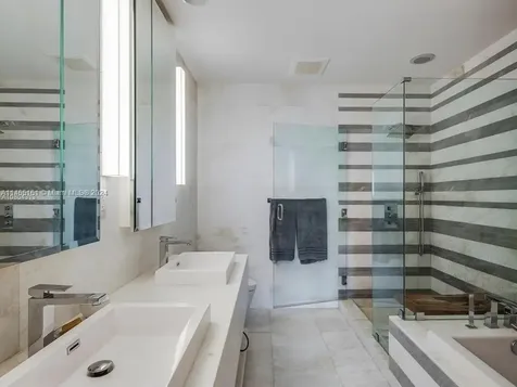 801 S Pointe Drive Miami Beach FL 33139