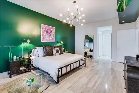 801 S Pointe Drive Miami Beach FL 33139