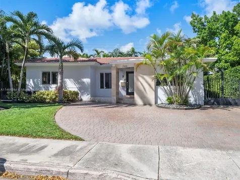 7504 Jewel Avenue North Bay Village FL 33141
