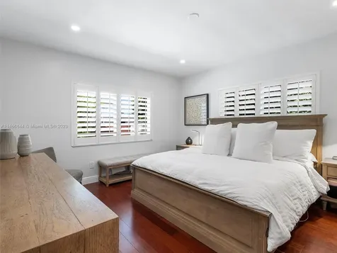 7504 Jewel Avenue North Bay Village FL 33141