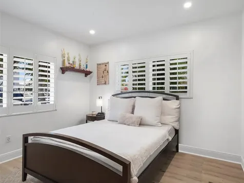 7504 Jewel Avenue North Bay Village FL 33141