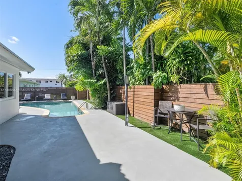 7504 Jewel Avenue North Bay Village FL 33141