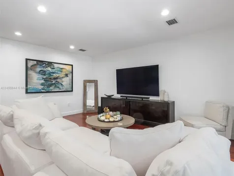 7504 Jewel Avenue North Bay Village FL 33141