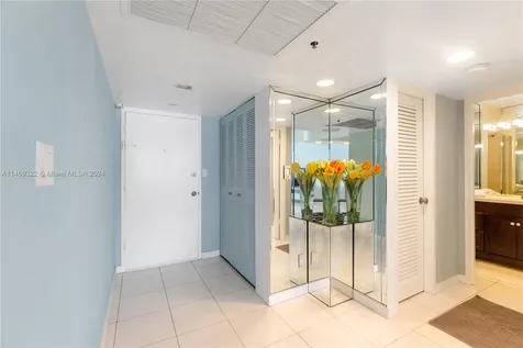 100 Lincoln Road Miami Beach FL 33139