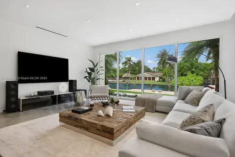 867 NE 76th Street Miami FL 33138