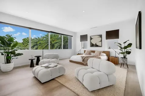 867 NE 76th Street Miami FL 33138