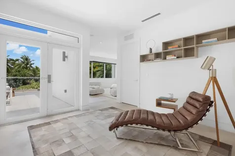 867 NE 76th Street Miami FL 33138