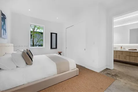 867 NE 76th Street Miami FL 33138