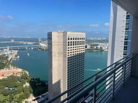 325 S Biscayne Boulevard Miami FL 33131