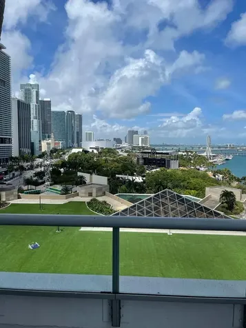 325 S Biscayne Boulevard Miami FL 33131
