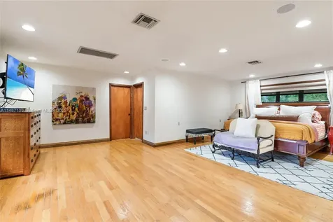 2350 NE 213th Terrace Miami FL 33180