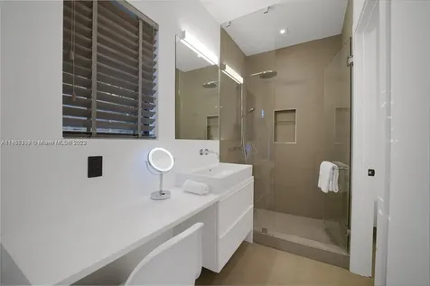 811 86th Street Miami Beach FL 33141